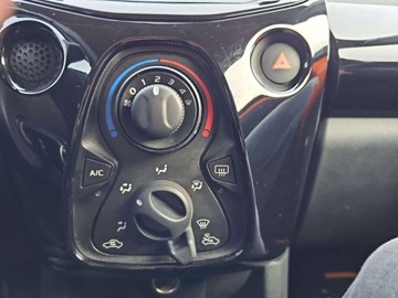 Toyota Aygo II Hatchback 3d Facelifting 1.0 VVT-i 72KM 2019 Toyota Aygo Salon PL, Automat, Kamera, Car Play Benzyna 72KM, zdjęcie 22