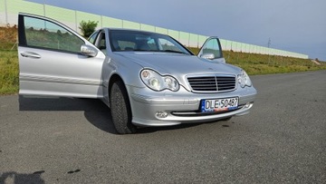 Mercedes Klasa C W203 Sedan W203 2.6 V6 (C 240) 170KM 2003 MERCEDES-BENZ KLASA C W203 240 4-matic (203.081) 170 KM 4x4, zdjęcie 3