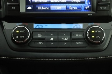 Toyota RAV4 IV MPV Facelifting 2.5 Hybrid 197KM 2017 Toyota RAV 4 2.5 Hybrid, Salon Polska, 4X4, zdjęcie 9