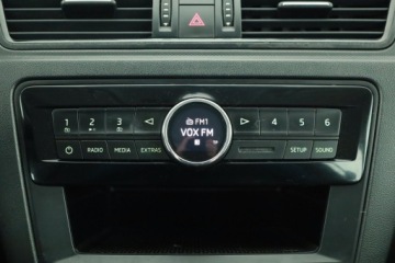 Skoda Rapid II Liftback Facelifting 1.0 TSI 95KM 2017 Skoda Rapid Spaceback 1.0 TSI, Salon Polska, zdjęcie 8