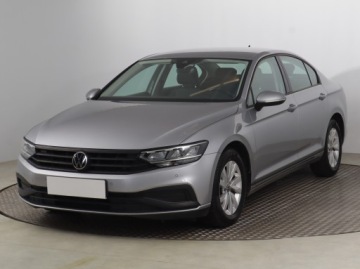 Volkswagen Passat B8 Limousine Facelifting 1.5 TSI EVO 150KM 2021 VW Passat 1.5 TSI, Salon Polska, Automat, Klima, zdjęcie 1