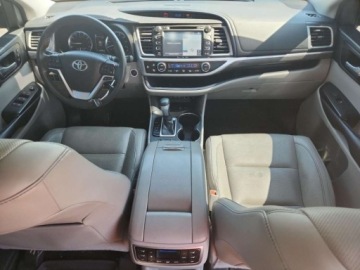 Toyota Highlander II 2017 Toyota Highlander 2017 Toyota Highlander Limited V6 AWD od ubezpieczalni, zdjęcie 8