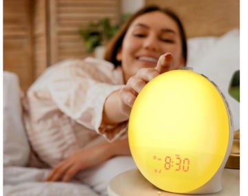 BUDZIK ŚWIETLNY LAMPA RGB RADIO FM NOCNA CYFROWE OBUDZENIE KOLORY DIOD LED