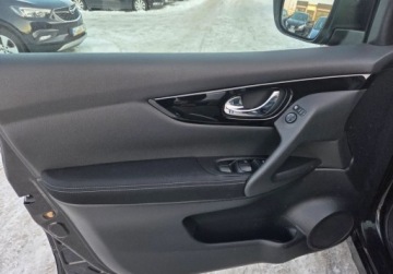 Nissan Qashqai II Crossover 1.6 DIG-T 163KM 2017 Nissan Qashqai 1.6Benz.163KM 6Bieg.Klimatr.Navi Kamera KEY BLUET.LEDY Opla, zdjęcie 28