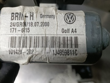 Электродвигатель стеклоподъемника левый задний VW Golf IV 1J4959811C