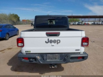 Jeep Gladiator 2022 Jeep Gladiator Overland 2022 3.6 Benzyna 285KM, zdjęcie 3