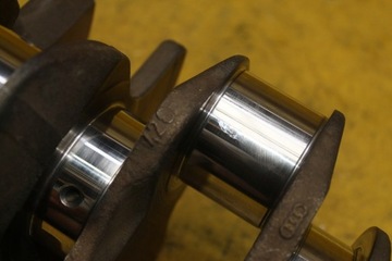 КОЛЕНВАЛ A8 D2 FL 4.2 B AUW 077T