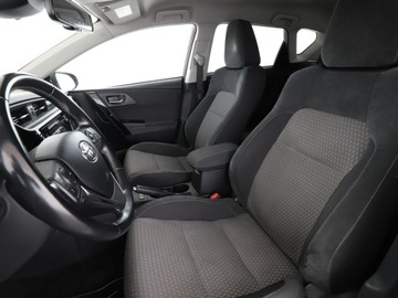 Toyota Auris II Hatchback 5d Facelifting 1.8 Hybrid 136KM 2017 Toyota Auris Edition-S+ kamera grzane fotele, zdjęcie 12