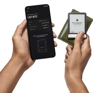 Аппаратный кошелек для криптовалют и NFT, Ledger Flex, безопасное прикосновение