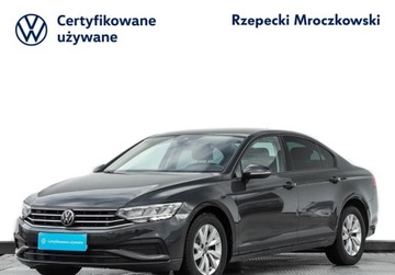 Volkswagen Passat B8 Limousine Facelifting 1.5 TSI EVO 150KM 2021 Volkswagen Passat 1.5 TSI 150KM Essence Czujniki Parkowania Podgrzewane Fo