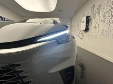 Lexus LBX 1.5 Hybrid 136KM 2026 LEXUS LBX LBX 1.5 Hybrid Suv 136KM 2026, zdjęcie 3