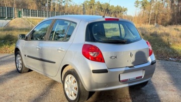 Renault Clio III Hatchback 5d 1.6 i 16V 88KM 2007 Renault Clio Raty 1.6 benz 88KM Klimatronic. bogata wersja Zarej w PL Gwar, zdjęcie 7