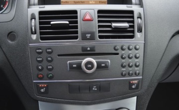 Mercedes Klasa C W204 Kombi T204 1.8 180 CGI BlueEFFICIENCY 156KM 2010 Mercedes-Benz Klasa C 180 CGI Avangarde Automat Benzyna 1.8 Benzyna 156KM, zdjęcie 26