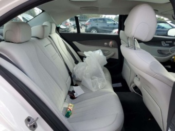 Mercedes Klasa E W214 2023 Mercedes-Benz Klasa E 350 2023 2.0l 2.0 Benzyna 255KM, zdjęcie 10