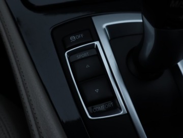 BMW Seria 5 F10-F11 Touring 520d 184KM 2012 BMW 5 520d, 181 KM, Automat, Skóra, Navi, Xenon, zdjęcie 18