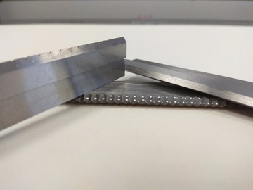 НАБОР ЗИГЗАГ/ПЕРФОРИРОВАННЫХ НОЖЕЙ FLOW PACK 135 мм