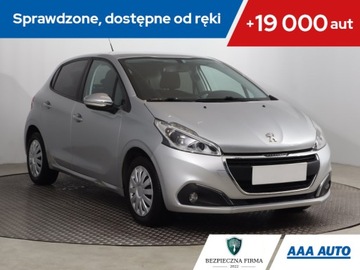 Peugeot 208 I Hatchback 5d Facelifting 1.2 PureTech 82KM 2015 Peugeot 208 1.2 PureTech, Klima, Tempomat