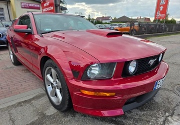 Ford Mustang V 2008 Ford Mustang 4.6Benzynapiekny i wyposazonyZarejestrowany w Polsce 4.6, zdjęcie 2