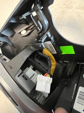 HYUNDAI I30 II ПОДОГРЕВ КНОПОК РУЛЯ