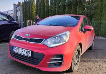Kia Rio III Hatchback 5d Facelifting 1.4 WGT 90KM 2015 Kia Rio 2015r, 1.4 CRDI. Lekko uszkodzony prawy bok. Jezdzi. 1.4 Diesel