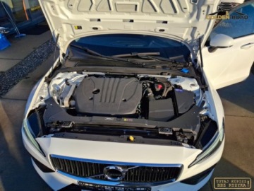 Volvo V60 II  2022 Volvo V60 2,0 B3 mild hybrid 163KM panorama navi elektryka led hak alu opl, zdjęcie 24