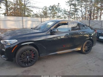 BMW X6 G06 2021 BMW X6 M50i 2021 4.4 Benzyna 523KM, zdjęcie 2