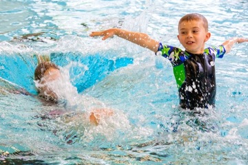 НЕОПРЕНОВЫЙ КОСТЮМ 2 ММ КОРОТКИЙ ДЕТСКИЙ ВЛАЖНЫЙ 116