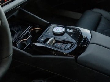 BMW Seria 5 G90-91 Touring 2.0 520d 197KM 2025 BMW Seria 5 520d xDrive Sport Sedan 2.0 (197KM) 2025, zdjęcie 13