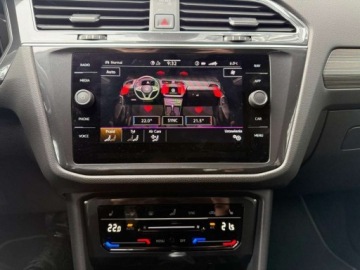 Volkswagen Tiguan II SUV Facelifting 2.0 TDI 150KM 2022 Volkswagen Tiguan 2.0 TDI 150KM 4x4 DSG MATRIX Kamera360 Hak Niski Przebie, zdjęcie 36
