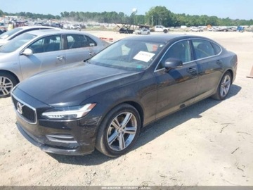 Volvo S90 II Sedan 2.0 T5 250KM 2018 Volvo S90 T5 MOMENTUM 2018, od ubezpieczalni 2.0 Benzyna 250KM, zdjęcie 1