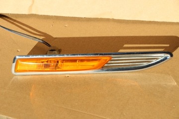 FORD MONDEO MK4 KIERUNKOWSKAZ W BŁOTNIK PRAWY