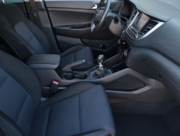 Hyundai Tucson III SUV 2.0 CRDI 185KM 2016 Hyundai Tucson 2.0 CRDi, 182 KM, 4X4, Navi, zdjęcie 4