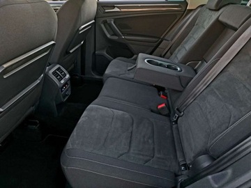 Volkswagen Tiguan II SUV 2.0 TSI 180KM 2018 Volkswagen Tiguan 2.0TSI 180KM 4x4 DSG R-Line Pakiety: Drogowy Plus - Prem, zdjęcie 29