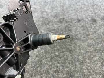 AUDI A3 8L MOTOREK STĚRAČE ZADNÍ 8L0955711A