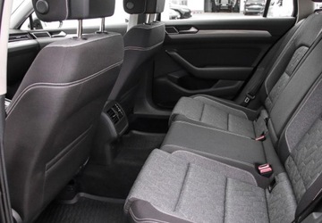 Volkswagen Passat B8 Variant Facelifting 2.0 TDI SCR 150KM 2022 Volkswagen Passat Variant 2.0TDI 150KM Business DSG, Czujniki Parkowania,, zdjęcie 10