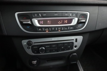 Renault Megane III Grandtour Facelifting 2013 1.6 16V 110KM 2015 Renault Megane 1.6 16V, Salon Polska, zdjęcie 15