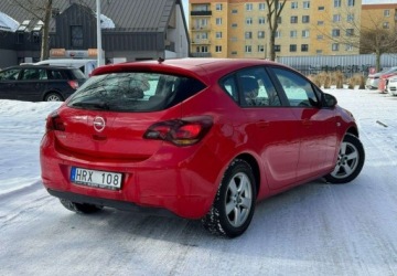 Opel Astra J Hatchback 5d 1.6 Twinport ECOTEC 115KM 2010 Opel Astra Opel Astra sport 1.6 Manual, 115 KM, 2010r 1.6 Benzyna 115KM, zdjęcie 14