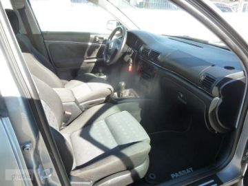 Volkswagen Passat B5 Sedan 1.9 TDI 130KM 2001 Volkswagen Passat Volkswagen Passat B5 Highline Klimatronik Zmieniarka Zar, zdjęcie 16