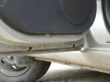 DVEŘE LEVÉ LEVÝ ZADNÍ HYUNDAI GETZ 5D