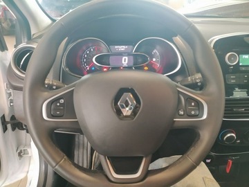 Renault Clio IV Hatchback 5d Facelifting 1.2 75KM 2017 Renault Clio 1,2 75KM Limited ,Bezwypadkowy, zdjęcie 4