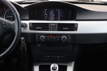 BMW Seria 3 E90-91-92-93 Touring E91 2.0 318d 143KM 2012 BMW 3 318 d, Navi, Xenon, Klima, Klimatronic, zdjęcie 11