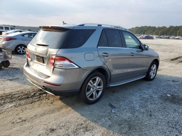 Mercedes Klasa M W166 2015 Mercedes-Benz ML 2015 Mercedes-Benz ML 350 4MATIC 3.5 Benzyna 302KM, zdjęcie 4