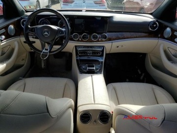 Mercedes Klasa E W213 2017 Mercedes-Benz Klasa E 2017 r., 2,0L 300 4MATIC 2.0 Benzyna 241KM, zdjęcie 8