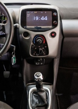 Toyota Aygo II Hatchback 5d 1.0 VVT-i 69KM 2017 Toyota Aygo 1.0 VVT-i X-play Benzyna 69KM, zdjęcie 29