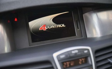 Renault Laguna III Hatchback 2.0T 16v 170KM 2011 Renault Laguna Renault Laguna 2.0 TCe 170 Initiale 2.0 Benzyna 170KM, zdjęcie 24