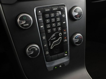 Volvo V40 II Hatchback Facelifting 2.0 D2 120KM 2018 Volvo V40 2.0D Niski przebieg Navi Czujniki, zdjęcie 25