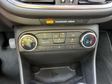 Ford Fiesta VIII Hatchback 3d 1.1  70KM 2018 Ford Fiesta 1.1 benzyna 70 KM zarejestrowany w PL zadbany mozliwa zami, zdjęcie 10