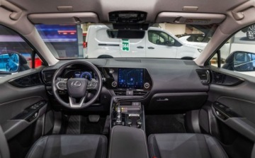 Lexus NX II SUV Facelifting 2.5 450h+ 309KM 2024 Lexus NX 450h Prestige AWD 2.5 Hybryda Plug-in 309KM, zdjęcie 5