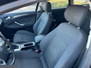 Ford Mondeo IV Kombi 2.3 Duratec 161KM 2010 Ford Mondeo SW 2.3 Silver X 161KM 2010r, zdjęcie 17