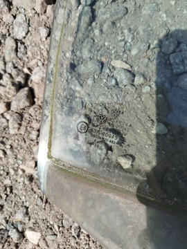 SKLO (OKNO) BOČNÍ DVEŘE PRAVÝ ZADNÍ VW BORA